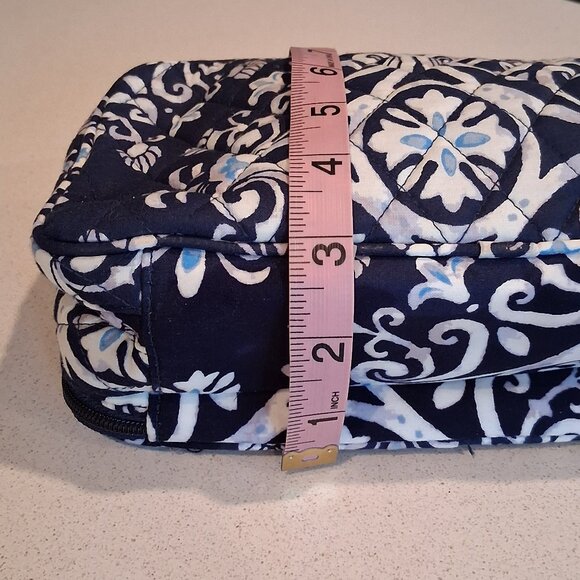 Vera Bradley Blush & Brush Makeup Case in Steel Blue Medallion - Picture 14 of 16